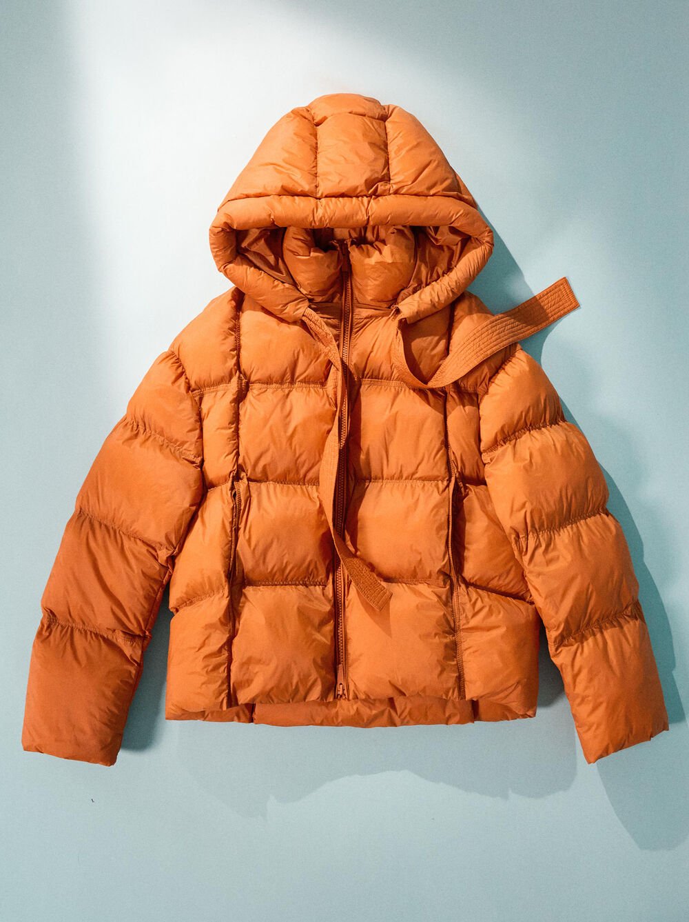 Abrigo acolchado con capucha extraíble